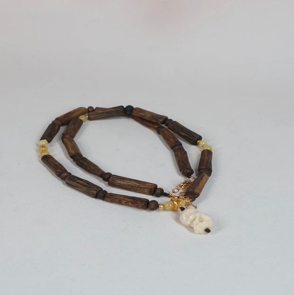 “Sui Sui Chang’an” G-Grade White Kynam Mala Necklace — Natural Form