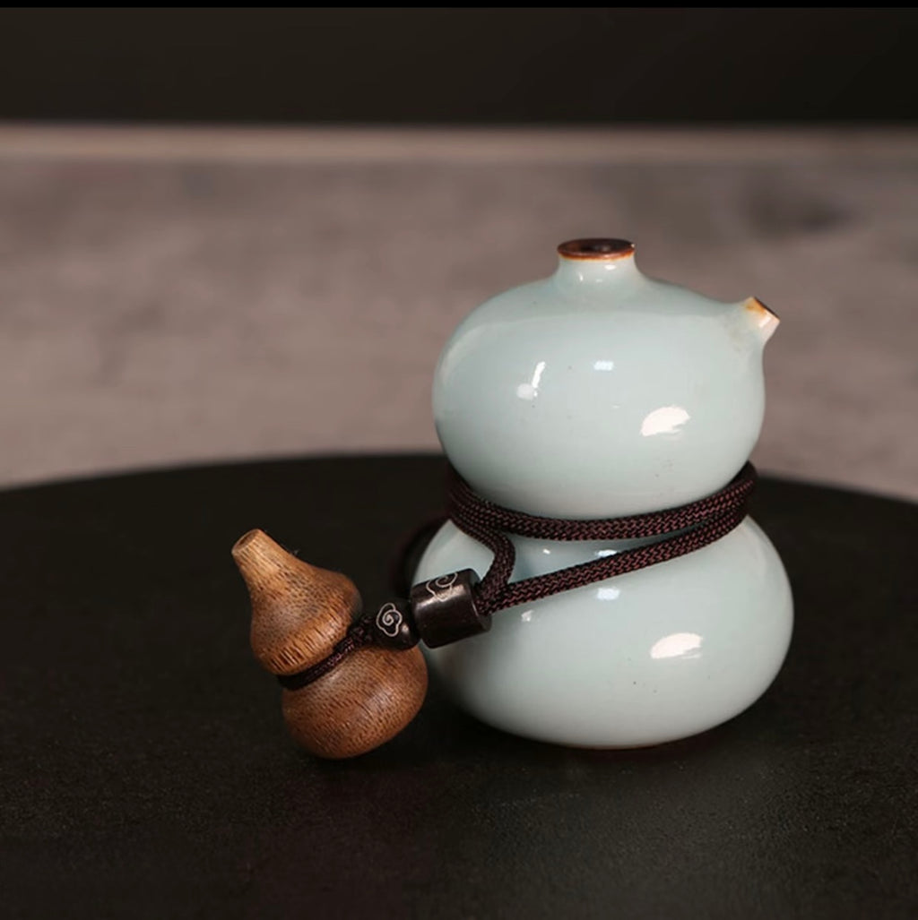 “Xiao Fulu” Agarwood Zen Gourd Charm — Multi-Use Pendant