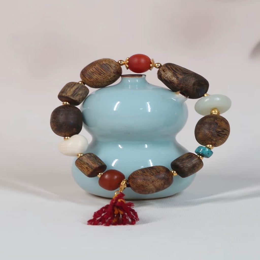 “October Dundun” S-Grade Green Kynam Bracelet — Single Loop (Limu Mountain, Hainan)